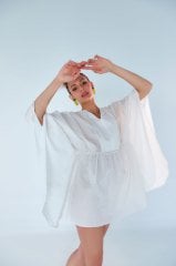 كيمونو قصير من نيريد باللون الأبيض