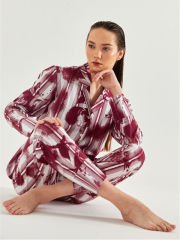 طقم بيجامة زينو باللون الأحمر الداكن